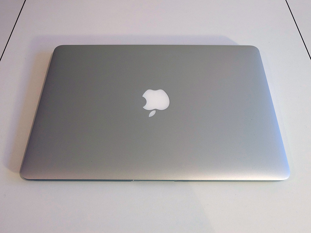 Mid 2013 MacBook Air with closed lid